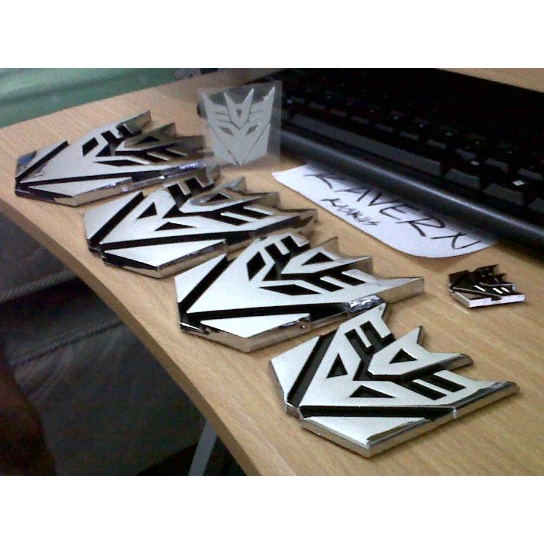 Emblem Transformers Decepticon Mini