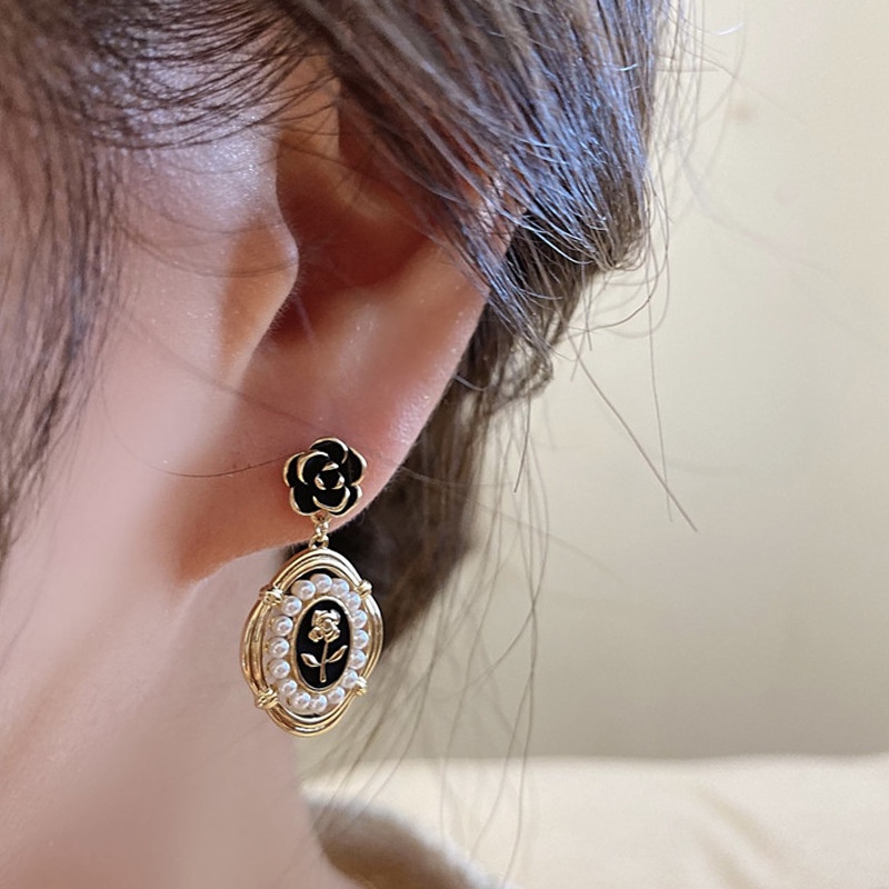 Anting Enamel Bentuk Bunga Bulat Gaya Retro Untuk Musim Gugur Dan Dingin