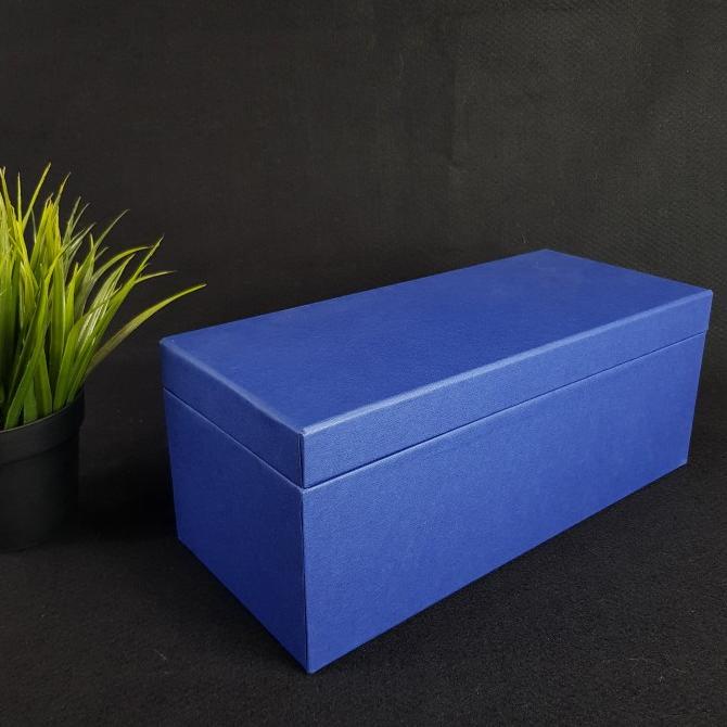 

Premium Product!!! Box Hamper - Hardbox - Kotak Kado - Ukuran 30 Cm X 12.5 Cm X 11 Cm - Paling Dicari