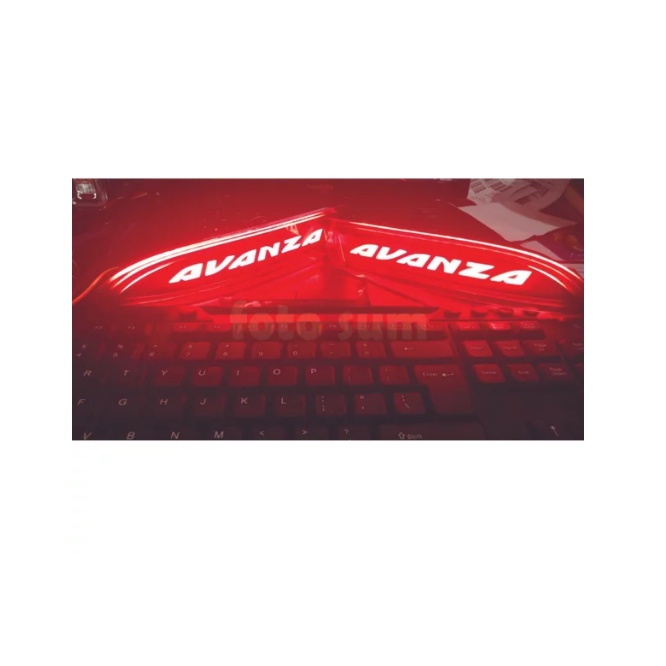 lampu bemper belakang mobil avanza 2012 sampai 2021 tulisan avanza