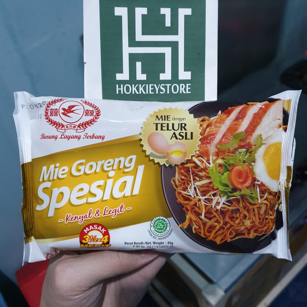 Mie Goreng Spesial Dengan Telur Asli Cap Burung Layang Terbang