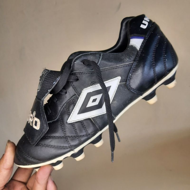 sepatu bola umbro original second