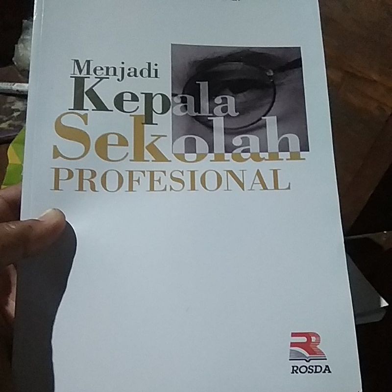 

menjadi kepala sekolah profesional