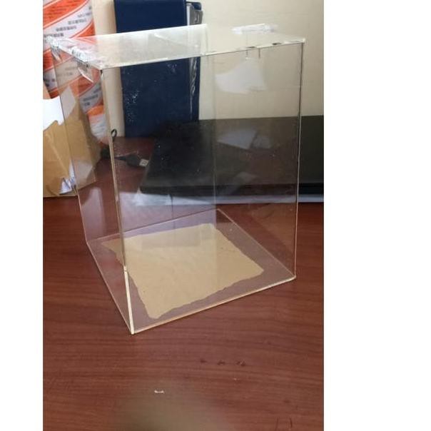 

kotak amal akrilik ukuran 15 x 20 x 15 cm ( bening )