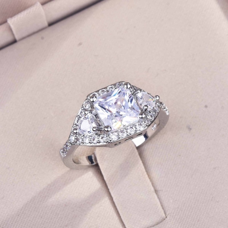 Hot Sale Inlaid Mosanite Diamond Ring Square Diamond Ring