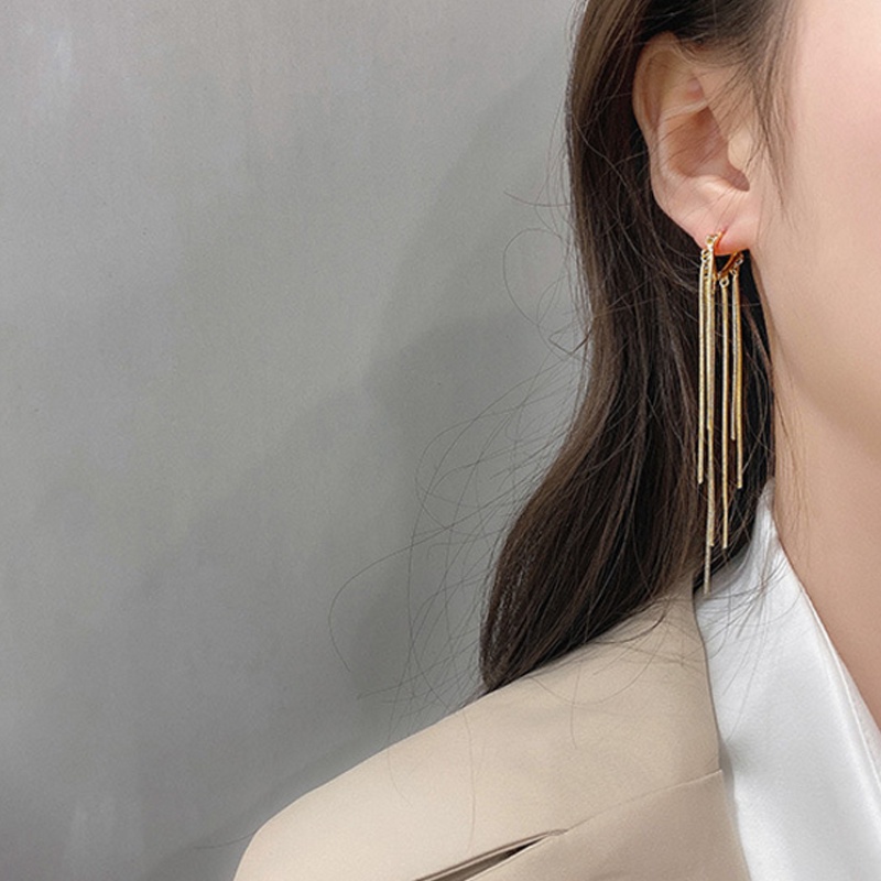 Anting Gantung Panjang Model Rumbai Bahan Metal Untuk Wanita