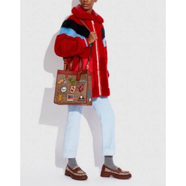 Coach Field Tote In Signature Canvas With Patches(C6846)