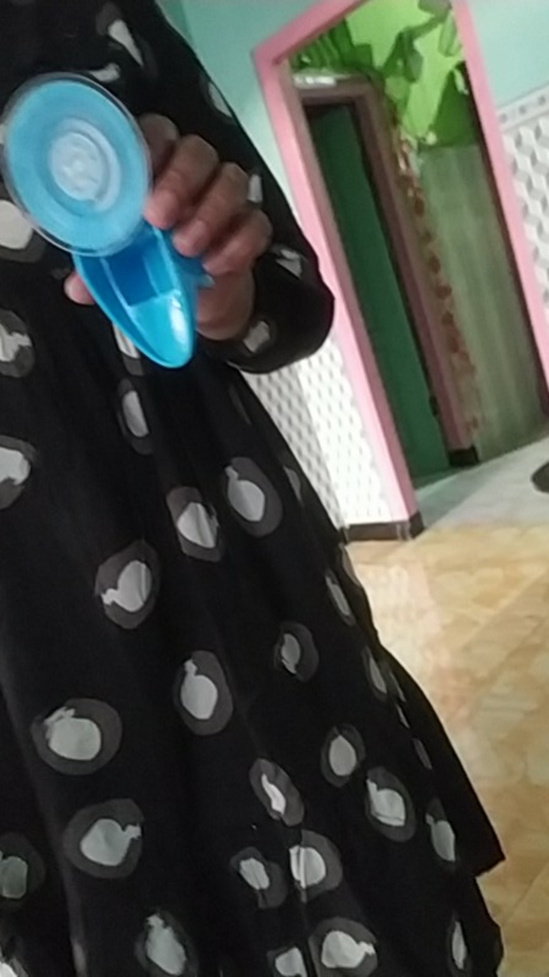 Gantungan Shower Mandi Suction Cup Hanger Holder Dudukan Shower Tempel