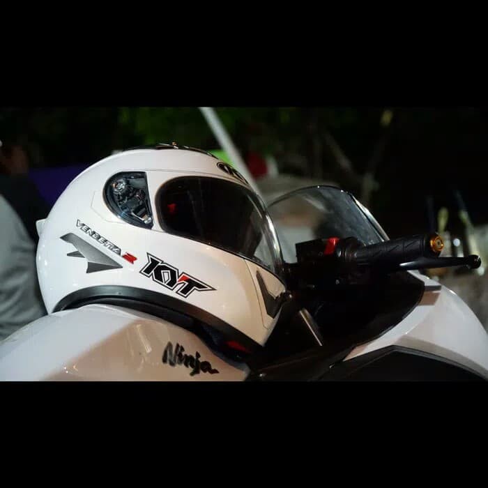Helm kyt vendetta 2 putih mulus