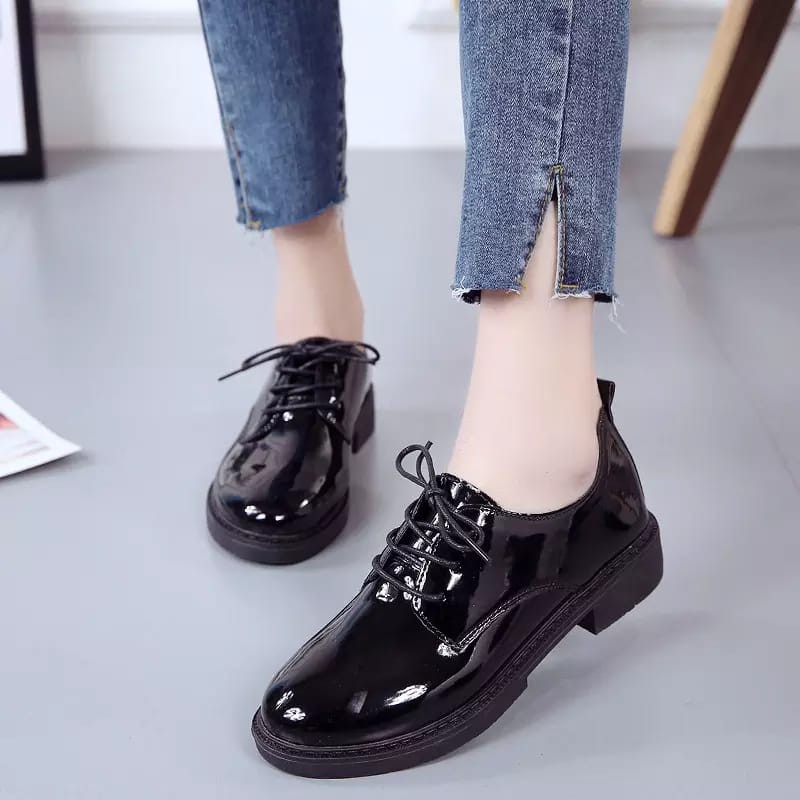 SEPATU WANITA MODEL BOOTS BEST SELLER  / DOCMART BLACK GLOSY PREMIUM 001