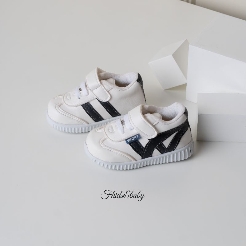 Sepatu anak sneaker bolling sportt - Putih list hitam