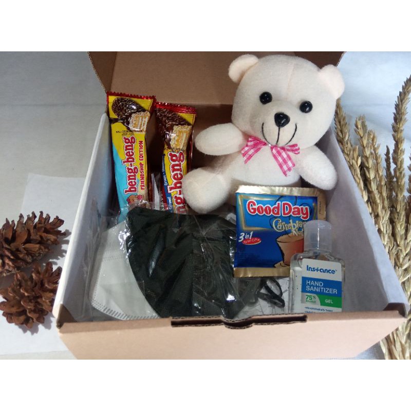 

Gift box/kado ultah/kado wisuda/hampers murah/kado anniversary