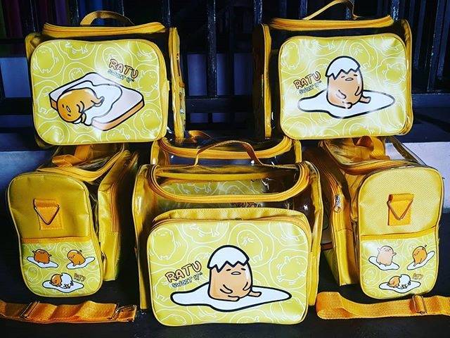 Tas slempang saku mika souvenir gambar printing castem.free desain gambar plus foto