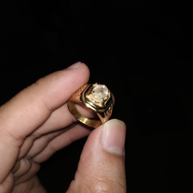 White sapphire ceylon