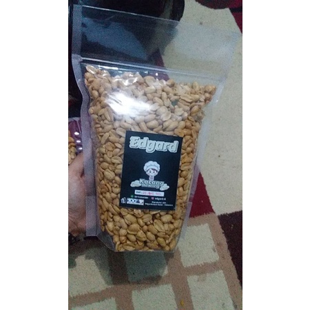 

Kacang Bawang Premium cemilan kekinian cemilan jadul khas snack lebaran