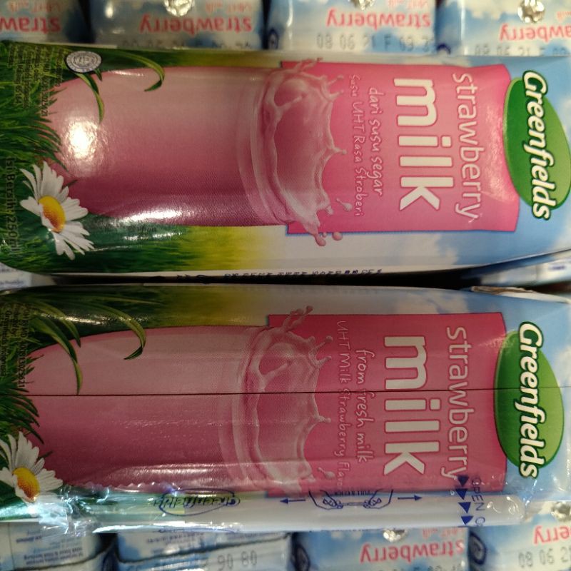 

greenfields strawberry milk susu uht 250ml