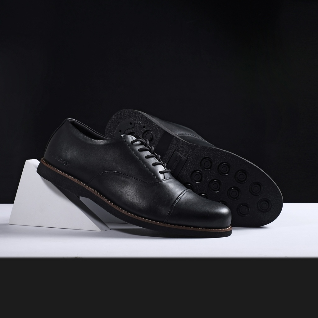 OXFORD BLACK GL ORIGINAL x MONDAY Kulit Sapi Asli Hitam Pria Formal Pantofel Tali Kerja Kantor Dinas Resmi Guru Kantoran Pesta Undangan Kondangan Wedding Kuliah Semi Casual Modern Derby Genuine Leather Footwear Big Size Jumbo Ukuran Besar 44 Keren Terbaru