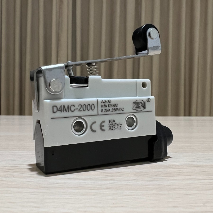 MICRO SWITCH LIMIT PLAT PANJANG RODA MICROSWITCH ZN D4MC-2000