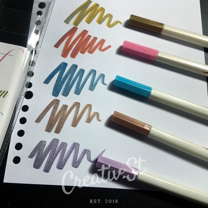 

kaligrafi-perlengkapan- joyko brush pen metallic 10 warna clp-21 -perlengkapan-kaligrafi.