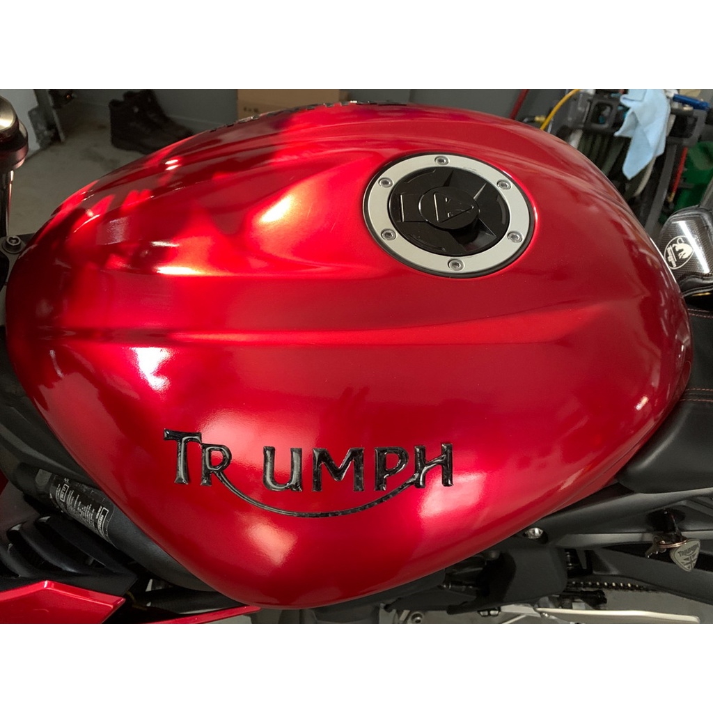 2pcs Stiker Emblem TRIUMPH 3D Reflektif RIUMPH Untuk DAYTONA 600 / 650 / 765 / 675