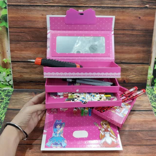 

Tempat Pensil Kode 5 Tingkat / Accessories Organizer