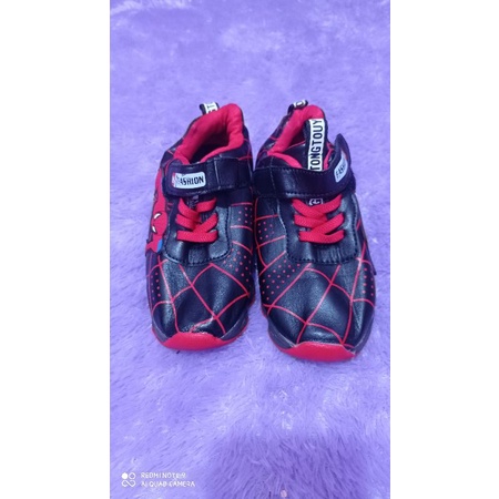 Sepatu anak spiderman