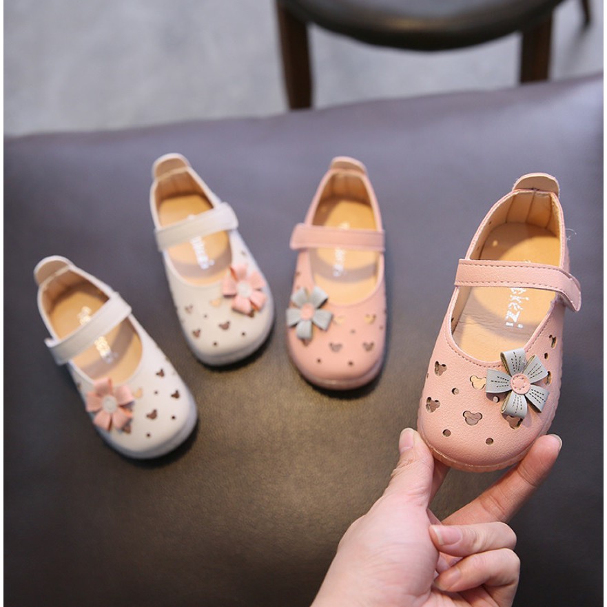 B81- Sepatu anak import motif bunga kualitas premium