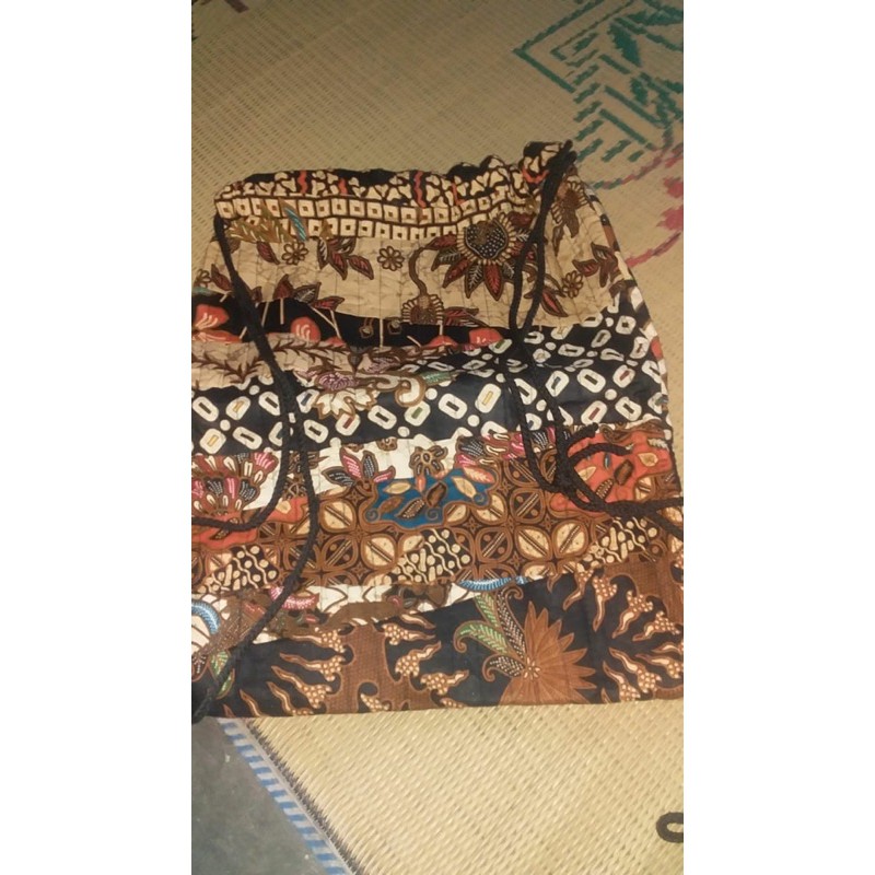 tas serut kain perca batik / tas batik