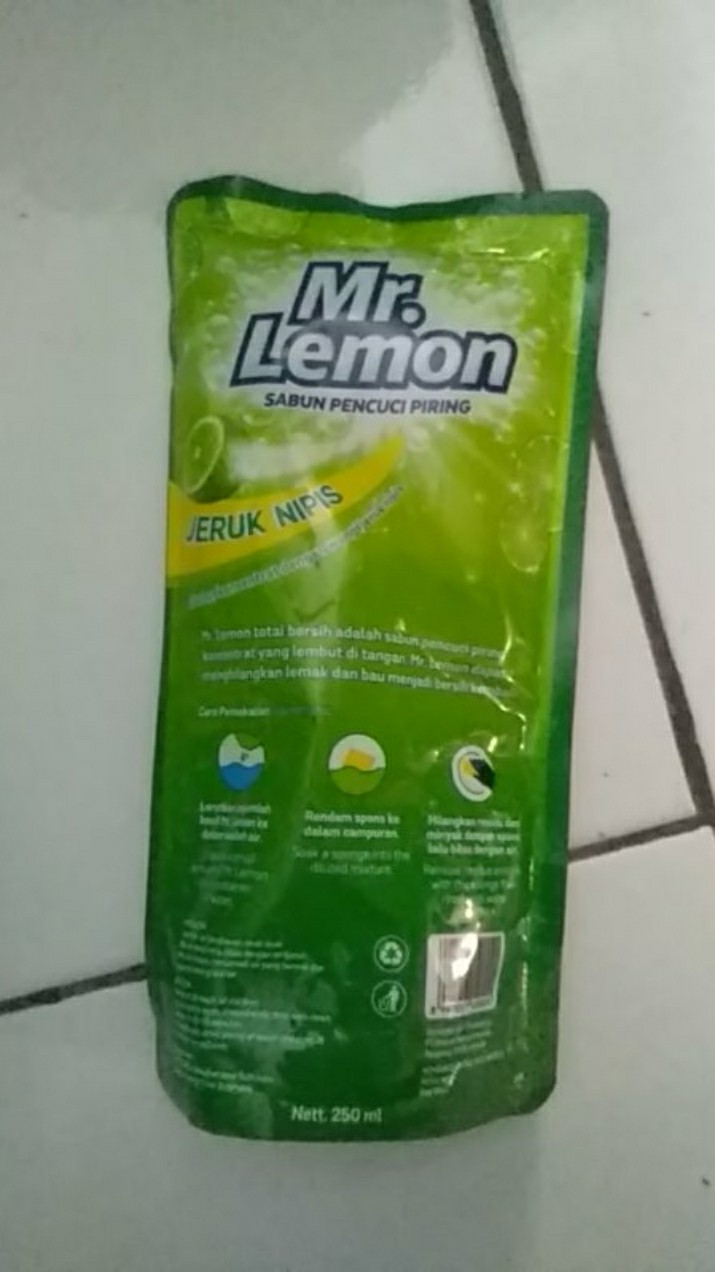 Mr. Lemon Cairan Pencuci Piring Jeruk Nipis 250ml