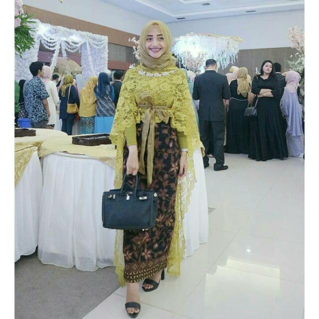 PROMO BROKAT PANJANG  OUTER CAPE BRUKAT CAPE BROKAT ATASAN BROKAT PANJANG MURAH WISUDA KONDANGAN