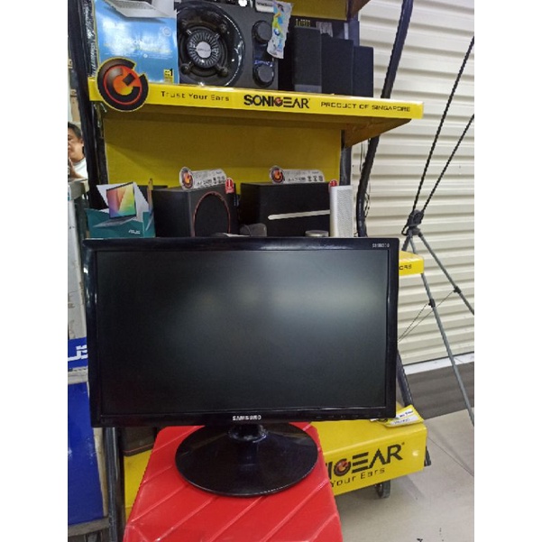 Obral LED monitor Samsung dan LG 19 inc widescreen bergaransi