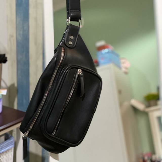 Bershka chain waist bag