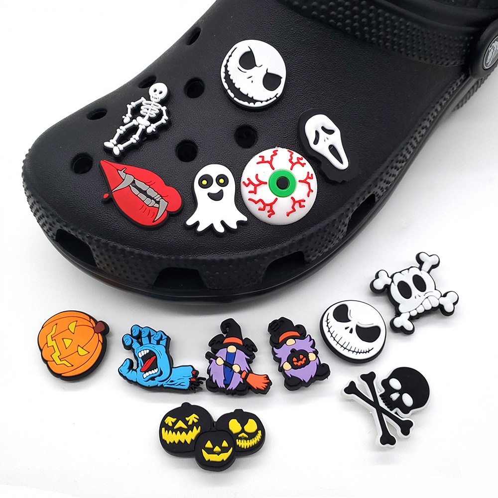 Halloween Jibbitz charms tema horor pin Aksesoris DIY Crocs Bahan Untuk Dekorasi Sepatu Hadiah anak wanita