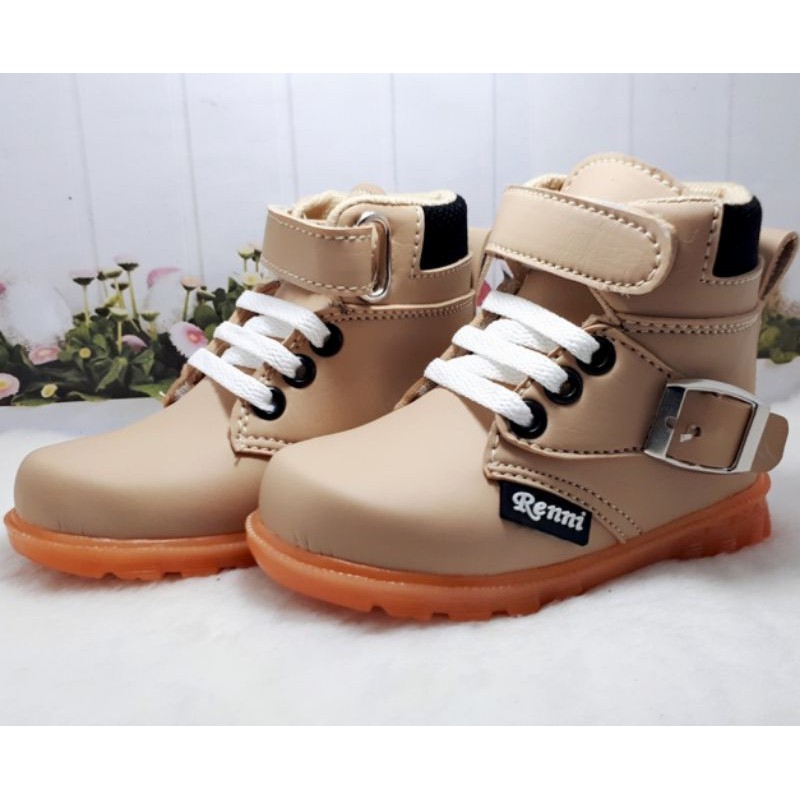 sepatu boots anak / sepatu anak