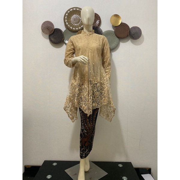 Kebaya Wisuda / Kebaya Brukat / Kebaya Modern / Kebaya Pesta / Kebaya / Kebaya Mewah / Kebaya Busui