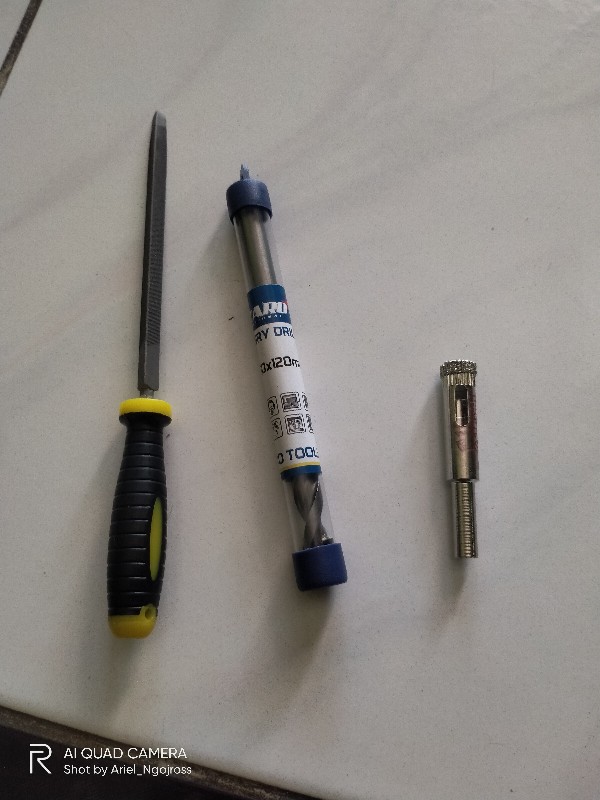 Kikir Gergaji Handle Karet Segitiga 4 Inch