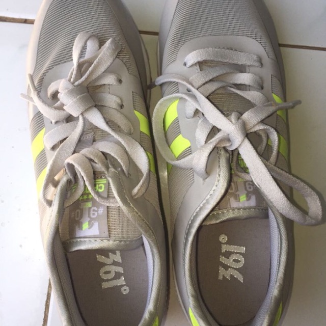 running shoes 361