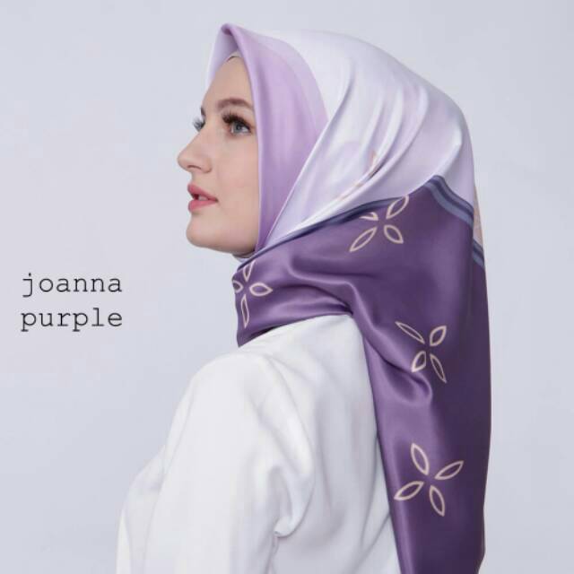 Kerudung / Hijab / Khimar / Scarf / Jilbab Segi Empat Satin Motif Joanna Ungu Pink Original ZOYA