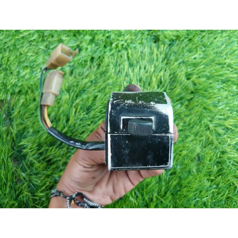 holder kanan Astrea grand prima engkel original