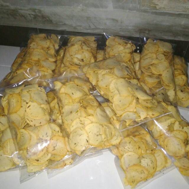 

KRIPIK BAKSO 250gr