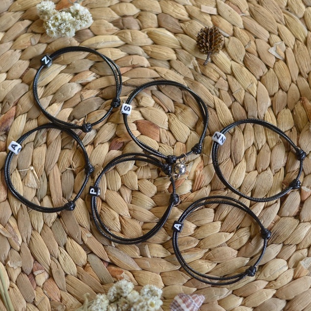 Gelang Couple Magnet Inisial Huruf Tali Hitam Pasangan Sahabat