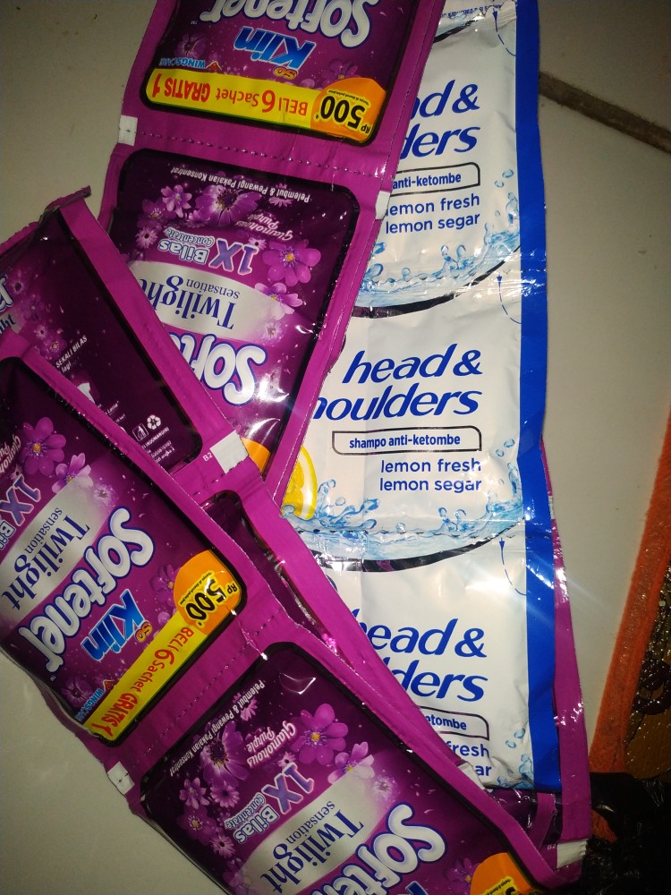 So Klin Softener 1x Bilas Pewangi Dan Pelembut Pakaian Sekali Bilas Kemasan Saset