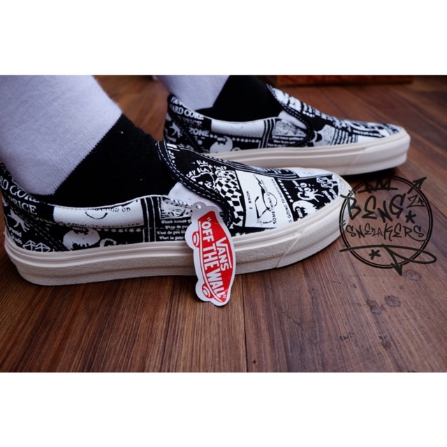 NEW ARRIVAL! SEPATU VANS SLIP ON ASHLEY WILMS NEWS PAPER