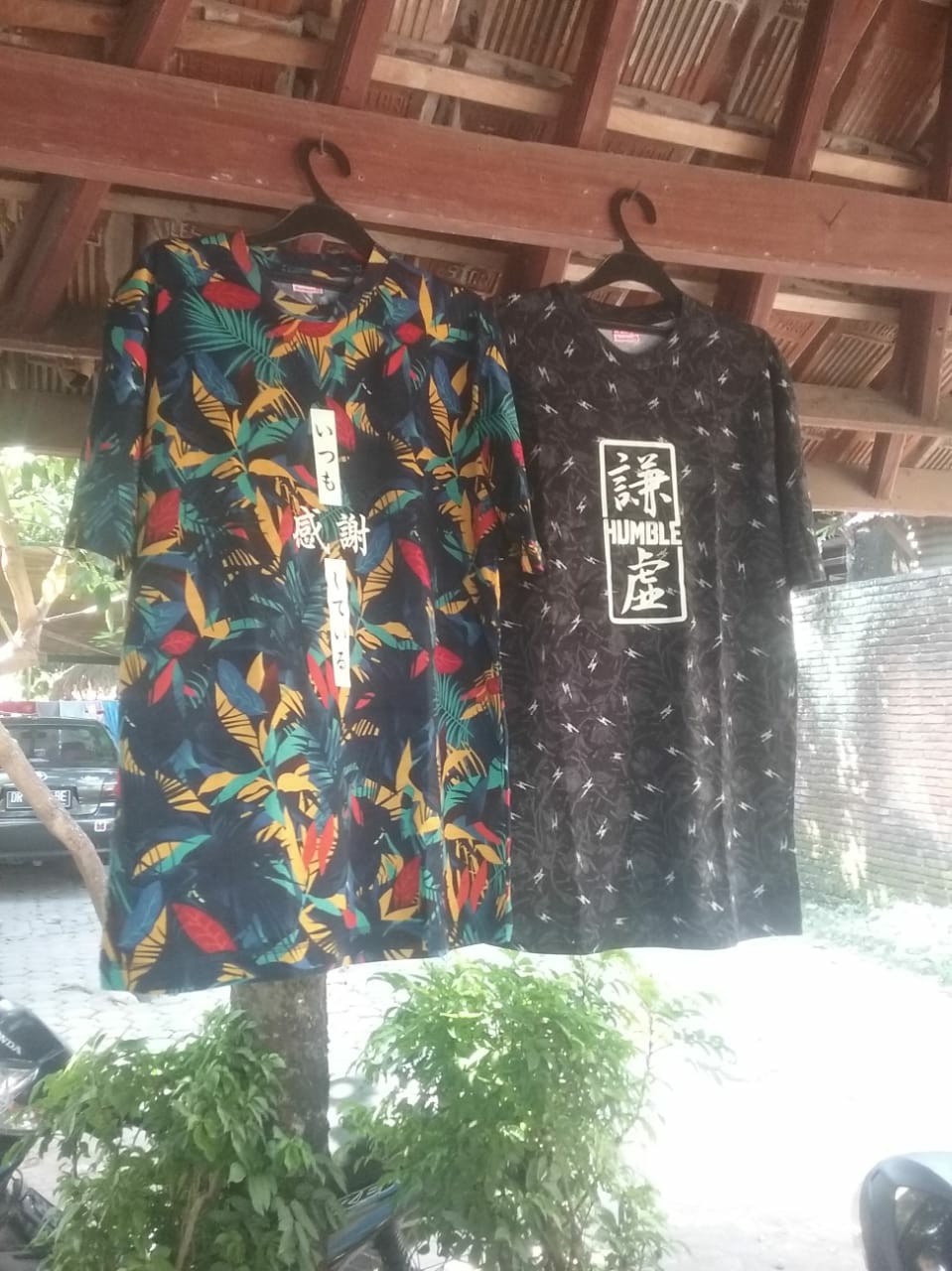 Isaishodo - Humble / Urban Batik / T-shirt / 7 Varian / Kaos Jepang / Unisex