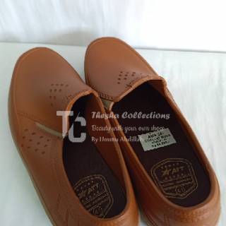  Sepatu  karet  pria AWK 557 ukuran 40 43 merk  ATT  Shopee 