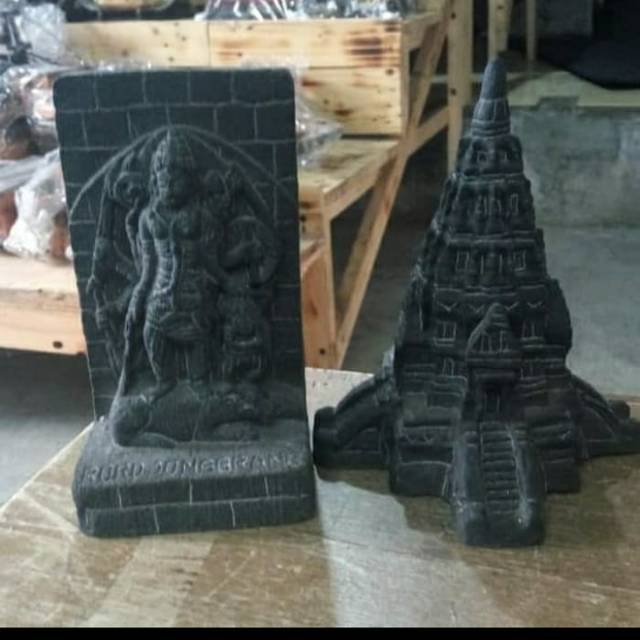 Satu Set Miniatur Candi Prambanan&Roro Jonggrang - Bahan Batu - Souvenir Jogja