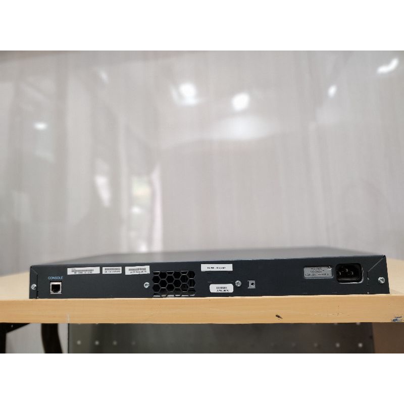 Cisco catalyst 2960 seris SI  Type switch WS-C2960-24-S V03
