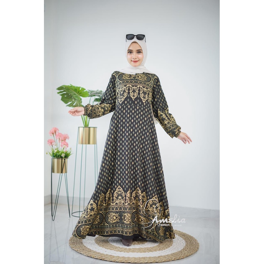 Gamis Etnik Maxy Halis Rayon Silk dan cringkel dan Prada amelia busana muslimah ootd fashion selebgram homeydress adem nyaman