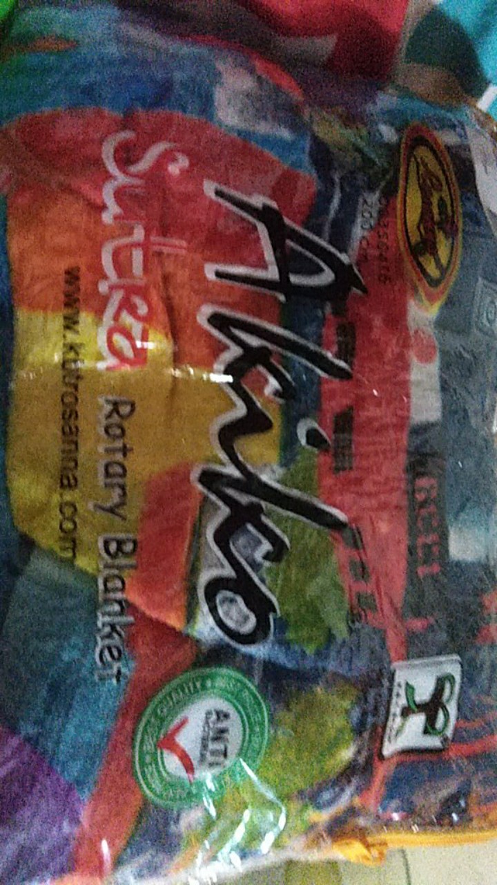 Selimut Bulu Rosanna Akiko 150 X 200cm