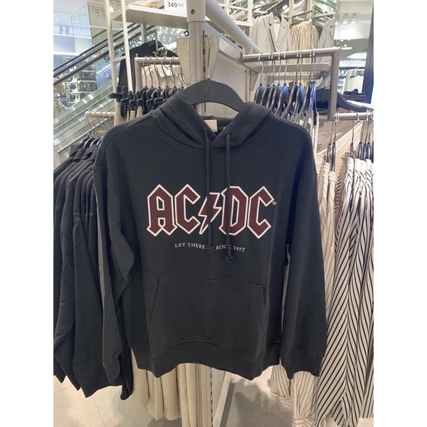 jastip po web dan dicarikan distore hoodie sweater cewek oversize ucla metalica ACDC NIRVANA HARVARD